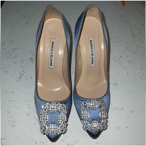 Repost Manolo Blahnik hangisi